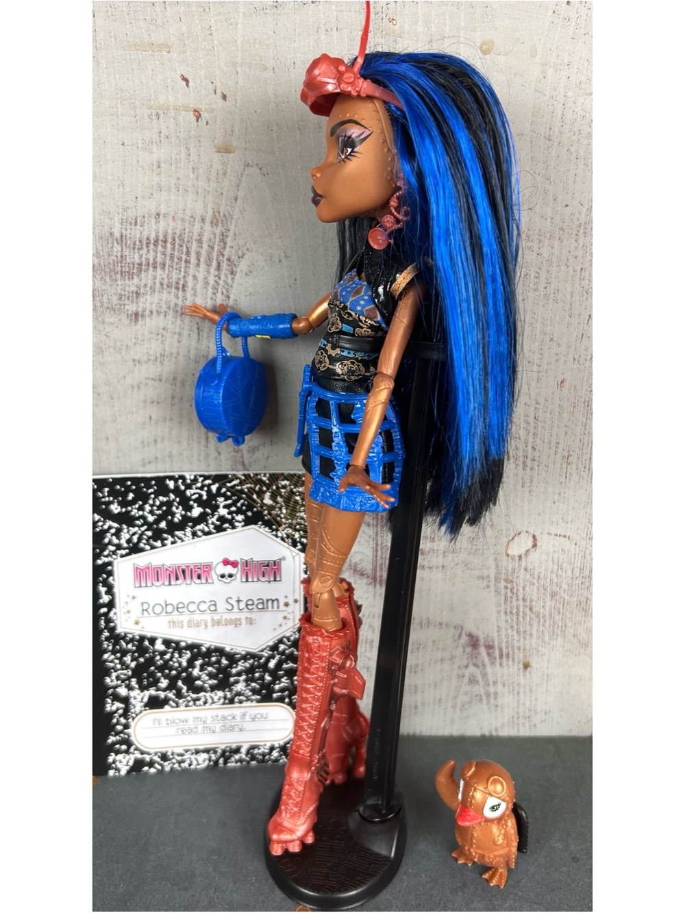 Monster High Robecca Steam Signature First Wave Doll - Picture 6 of 11